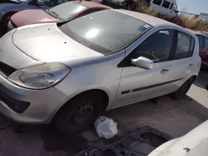 RENAULT CLIO III foto 8