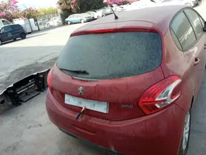 PEUGEOT 208 foto 6