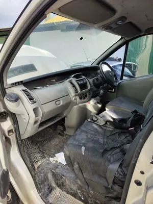 OPEL VIVARO FURGÓN/COMBI foto 5