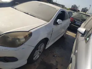 OPEL ASTRA H GTC foto 6