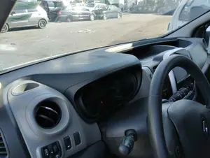 RENAULT TRAFIC III FURGÓN foto 2