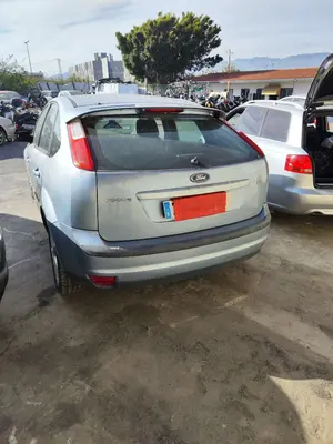 FORD FOCUS BERLINA (CAP) foto 3