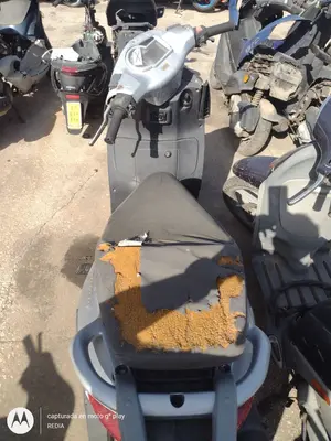 APRILIA SPORTCITY 125 / 200 / 250 foto 3