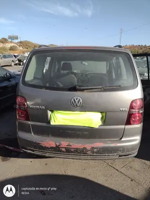VOLKSWAGEN TOURAN (1T2) foto 1