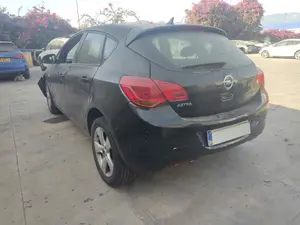 OPEL ASTRA J BERLINA 5P foto 4