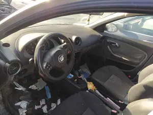 SEAT IBIZA (6L1) foto 4