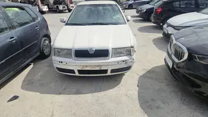SKODA OCTAVIA BERLINA (1U2) foto 1