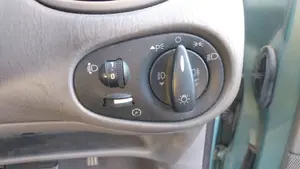 FORD FOCUS BERLINA (CAK) foto 10