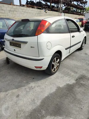 FORD FOCUS BERLINA (CAK) foto 4