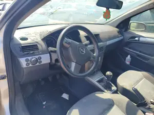 OPEL ASTRA H BERLINA foto 2