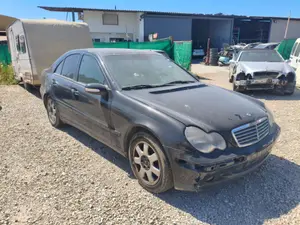 MERCEDES-BENZ CLASE C (BM 203) BERLINA foto 2