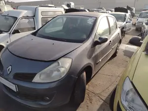RENAULT CLIO III foto 2
