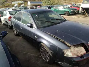 AUDI A6 BERLINA (4B2) foto 4