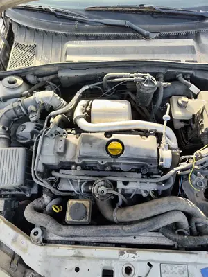 OPEL VECTRA B BERLINA foto 7