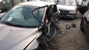 MAZDA 3 BERLINA (BK) foto 2