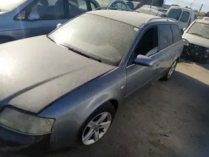 AUDI A6 BERLINA (4B2) foto 4