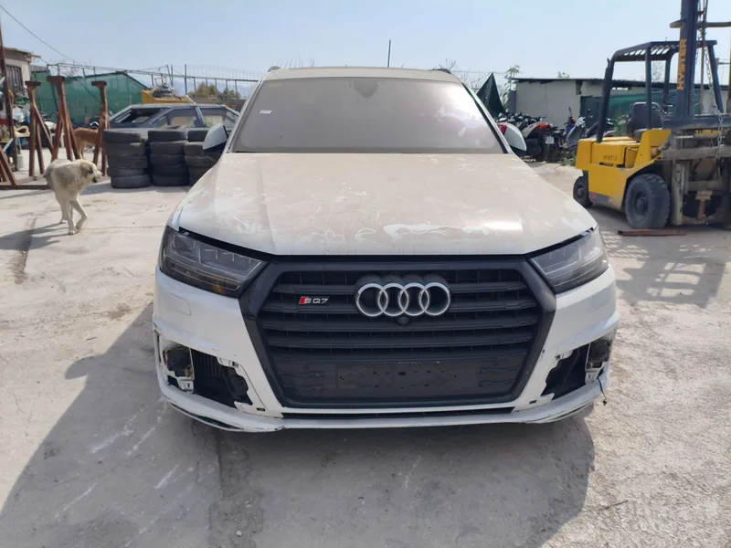 AUDI SQ7 (4MB)