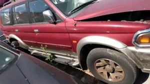 MITSUBISHI MONTERO (V60/V70) foto 2