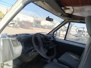 RENAULT TRAFIC I foto 2