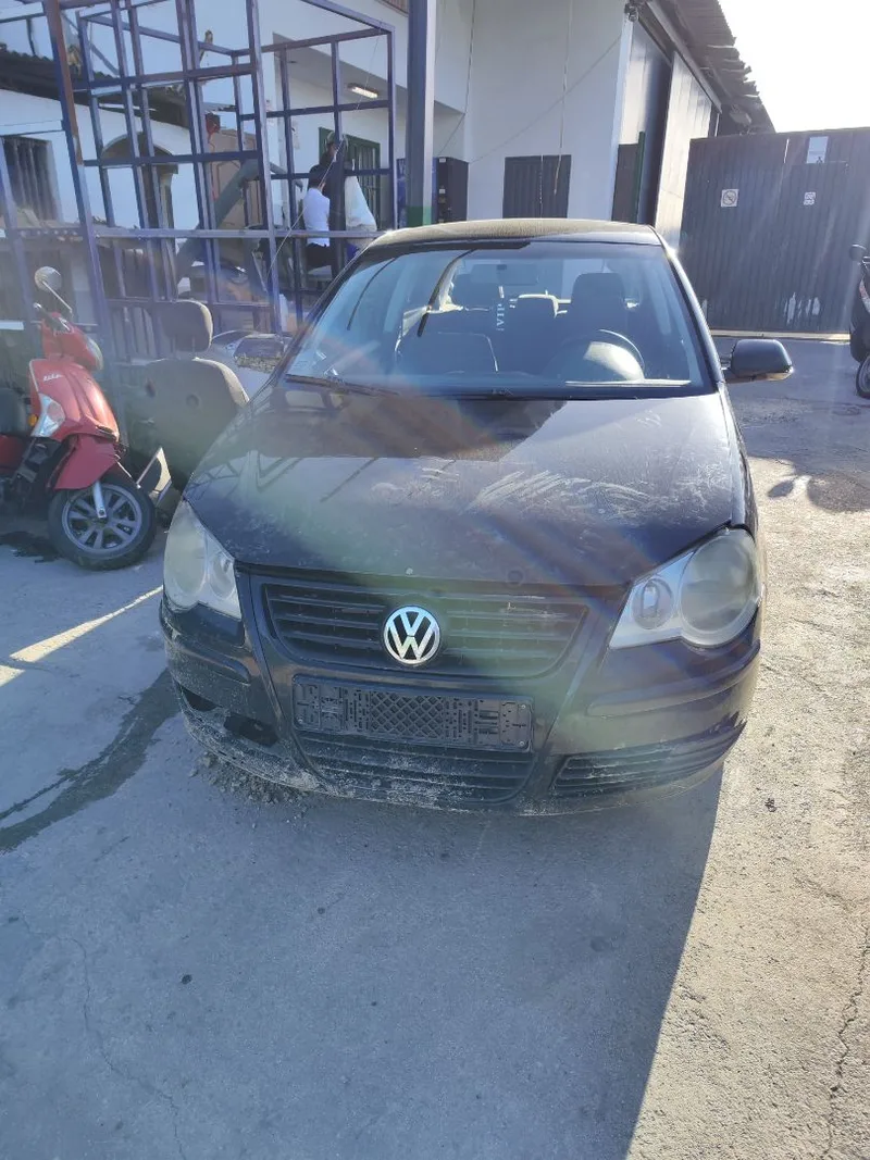 VOLKSWAGEN POLO IV (9N3)