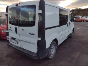 RENAULT TRAFIC II COMBI foto 4