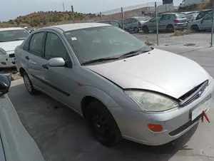 FORD FOCUS BERLINA (CAK) foto 2