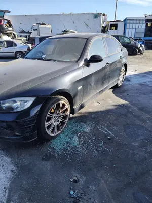 BMW SERIE 3 BERLINA (E90) foto 2