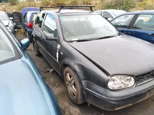 VOLKSWAGEN GOLF IV BERLINA (1J1)(10.1997) foto 3