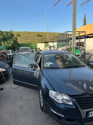 VOLKSWAGEN PASSAT BERLINA (3C2) foto 2