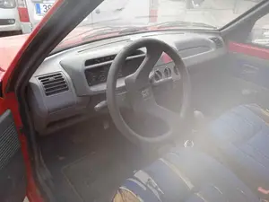 PEUGEOT 205 BERLINA foto 7