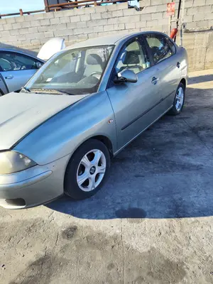SEAT CORDOBA BERLINA (6L2) foto 5