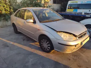 FORD FOCUS BERLINA (CAK) foto 9