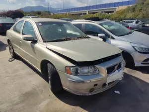 VOLVO S60 BERLINA foto 2