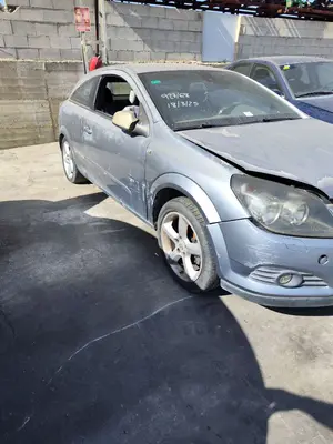 OPEL ASTRA H GTC foto 2