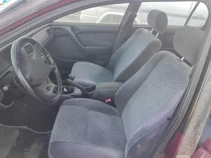 TOYOTA CARINA (T19) foto 2