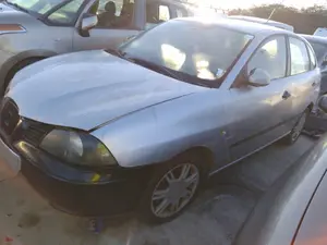 SEAT IBIZA (6L1) foto 6