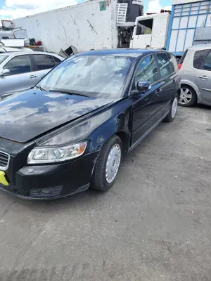 VOLVO V50 FAMILIAR foto 8