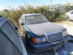 MERCEDES-BENZ CLASE 124 (BM 124) BERLINA foto 5