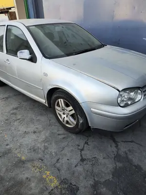 VOLKSWAGEN GOLF IV BERLINA (1J1)(10.1997) foto 3