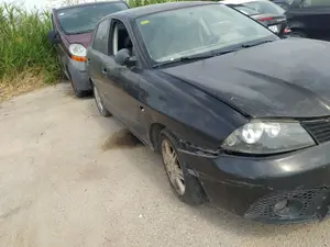 SEAT IBIZA (6L1) foto 2