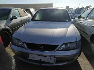 OPEL VECTRA B BERLINA foto 1