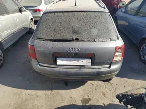 AUDI A6 BERLINA (4B2) foto 6