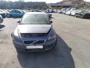 VOLVO S40 BERLINA foto 1