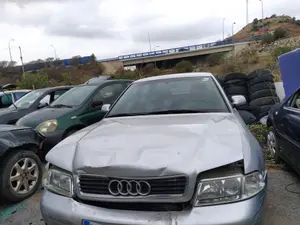 AUDI A4 BERLINA (B5) foto 1