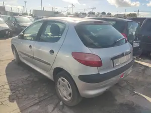 PEUGEOT 206 foto 5