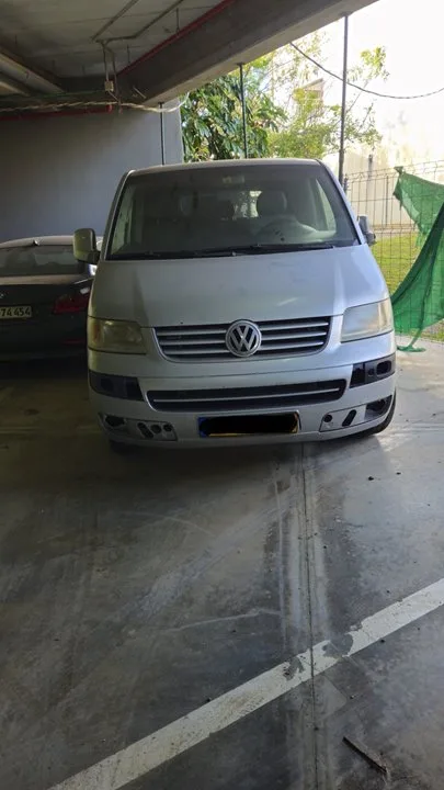 VOLKSWAGEN T5 TRANSPORTER BUS (7H)