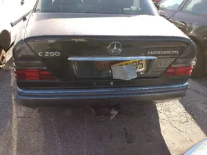 MERCEDES-BENZ CLASE E (BM 124) BERLINA foto 8
