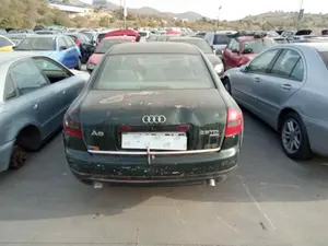 AUDI A6 BERLINA (4B2) foto 3