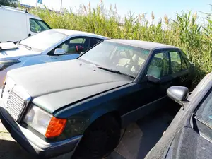 MERCEDES-BENZ CLASE 124 (BM 124) BERLINA foto 5