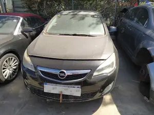 OPEL ASTRA J BERLINA 5P foto 1